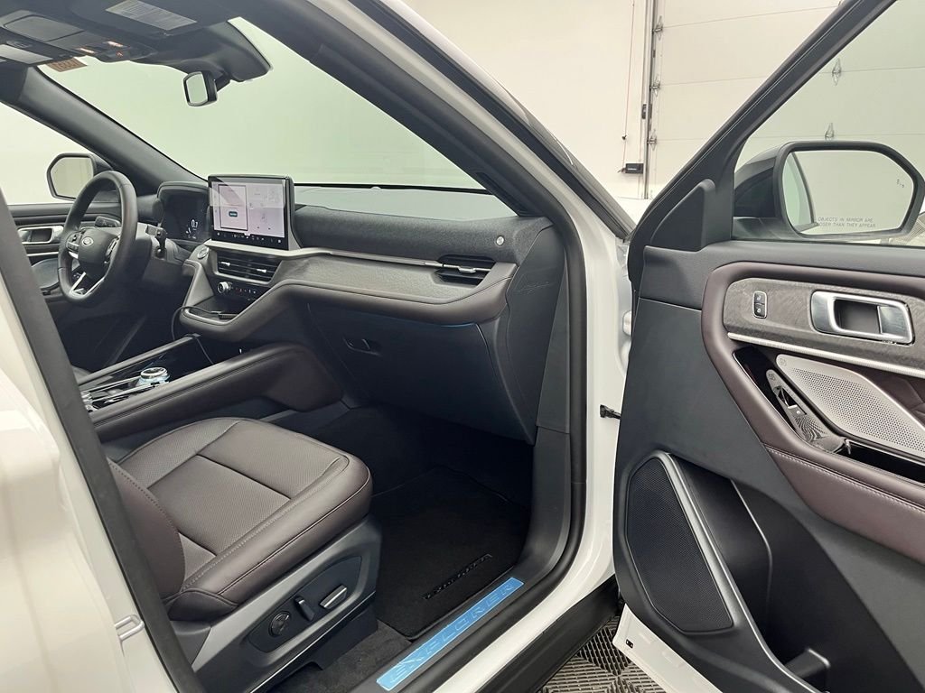 New 2026 White Ford Platinum image 33