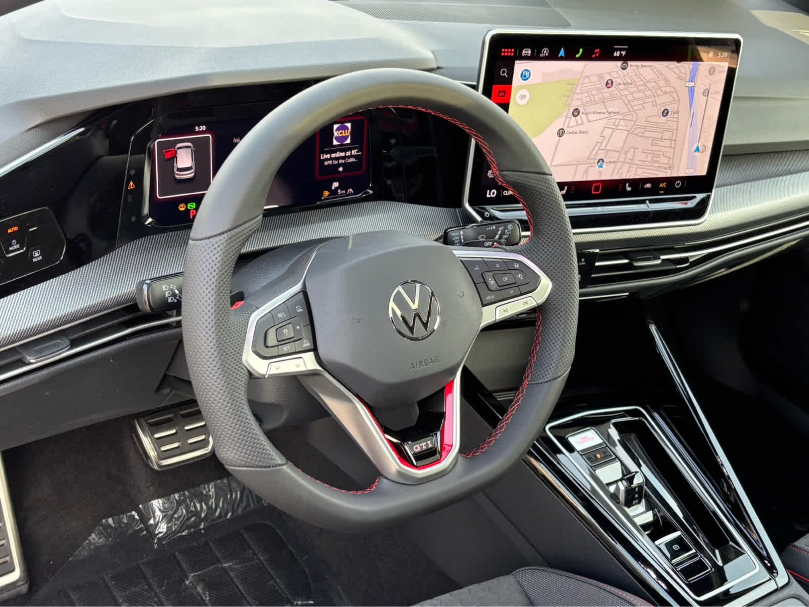 2025 Volkswagen Golf GTI SE - Photo 10