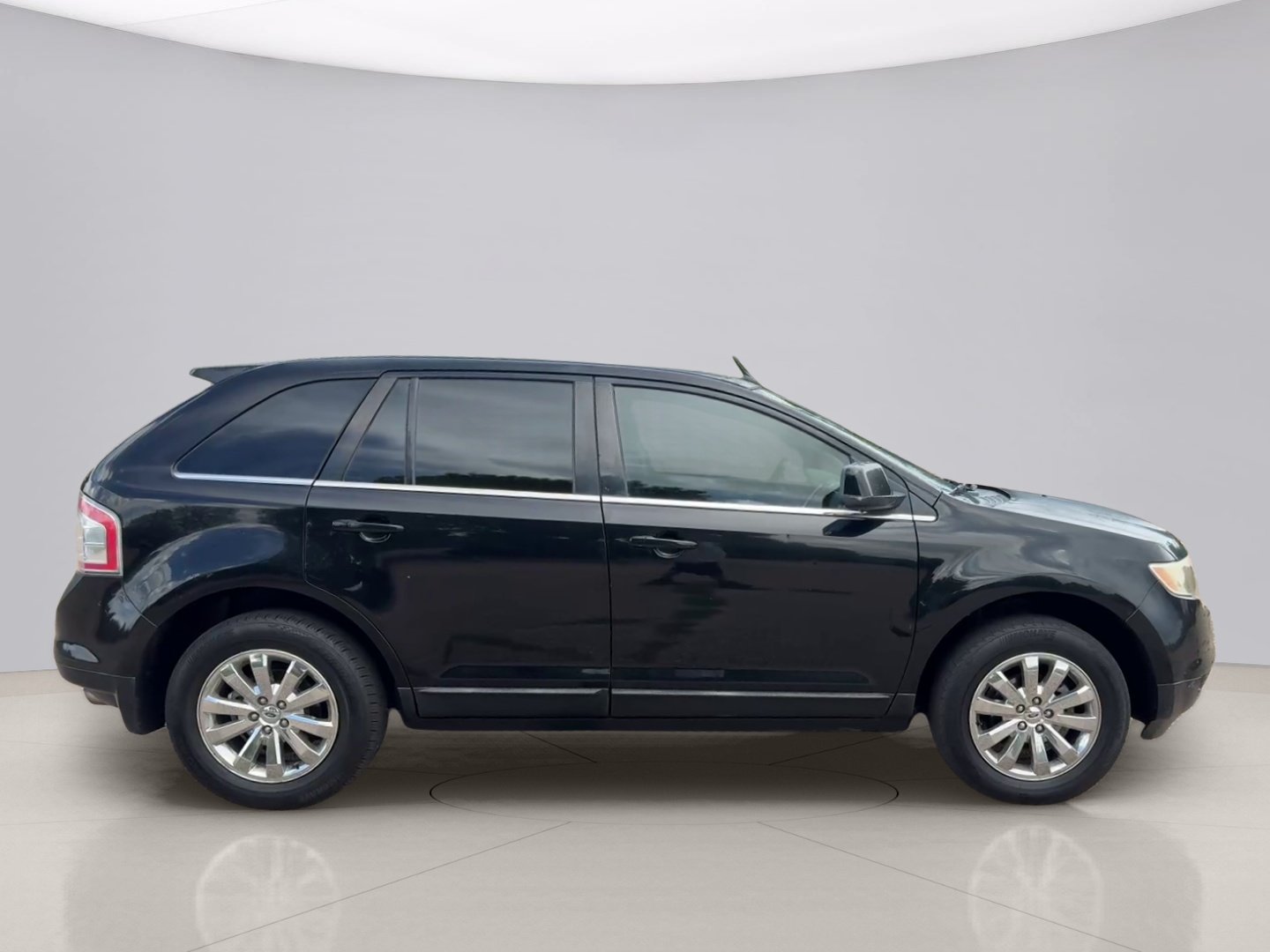 Used 2008 Black Ford LIMITED image 6