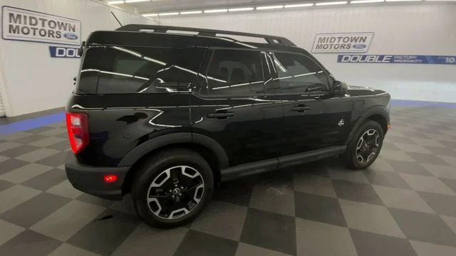 Used 2022 Shadow Black Ford Outer Banks 4X4 image 8