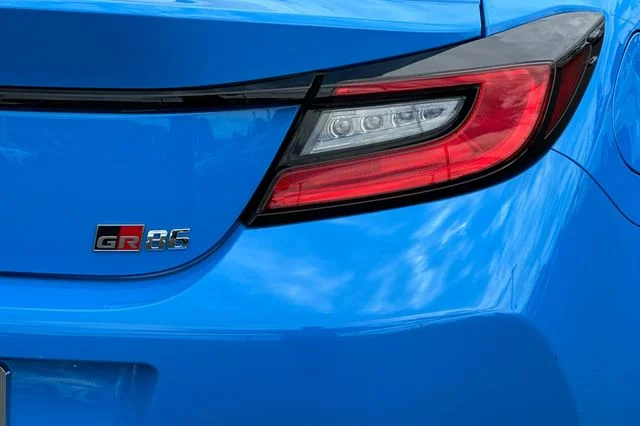 Used 2022  Toyota Base image 27
