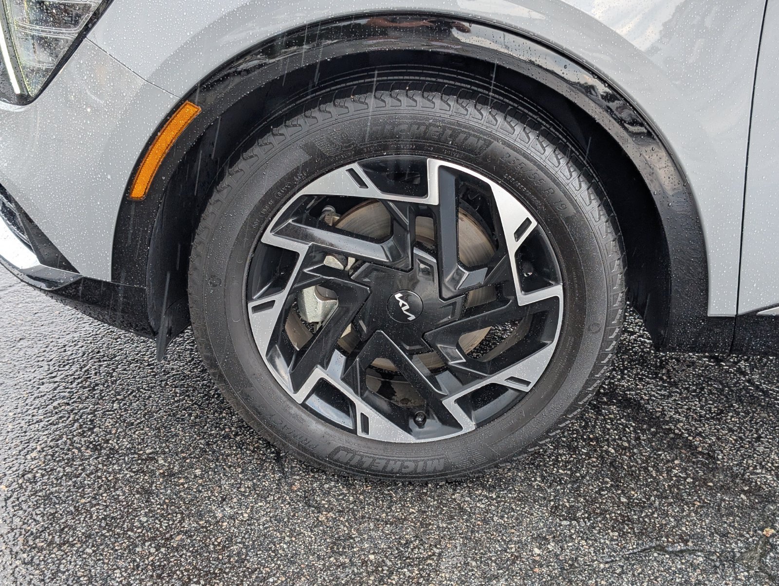 Used 2025 Wolf Gray Kia SX-Prestige image 13