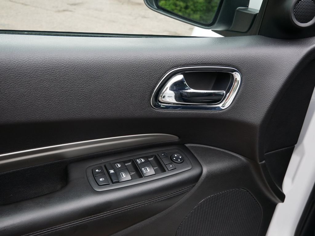 Used 2018 White Dodge SXT image 15