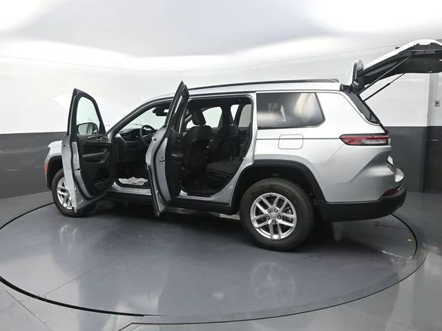 Used 2025 Silver Jeep Laredo image 34