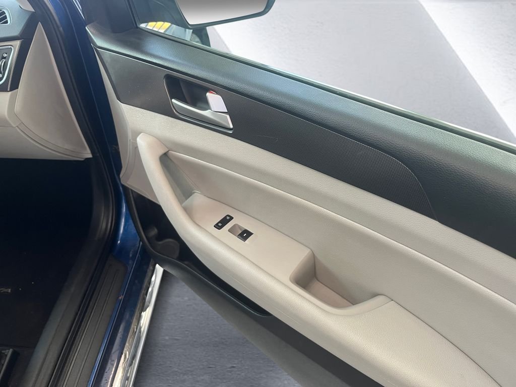 Used 2017 Blue Hyundai Sport image 15