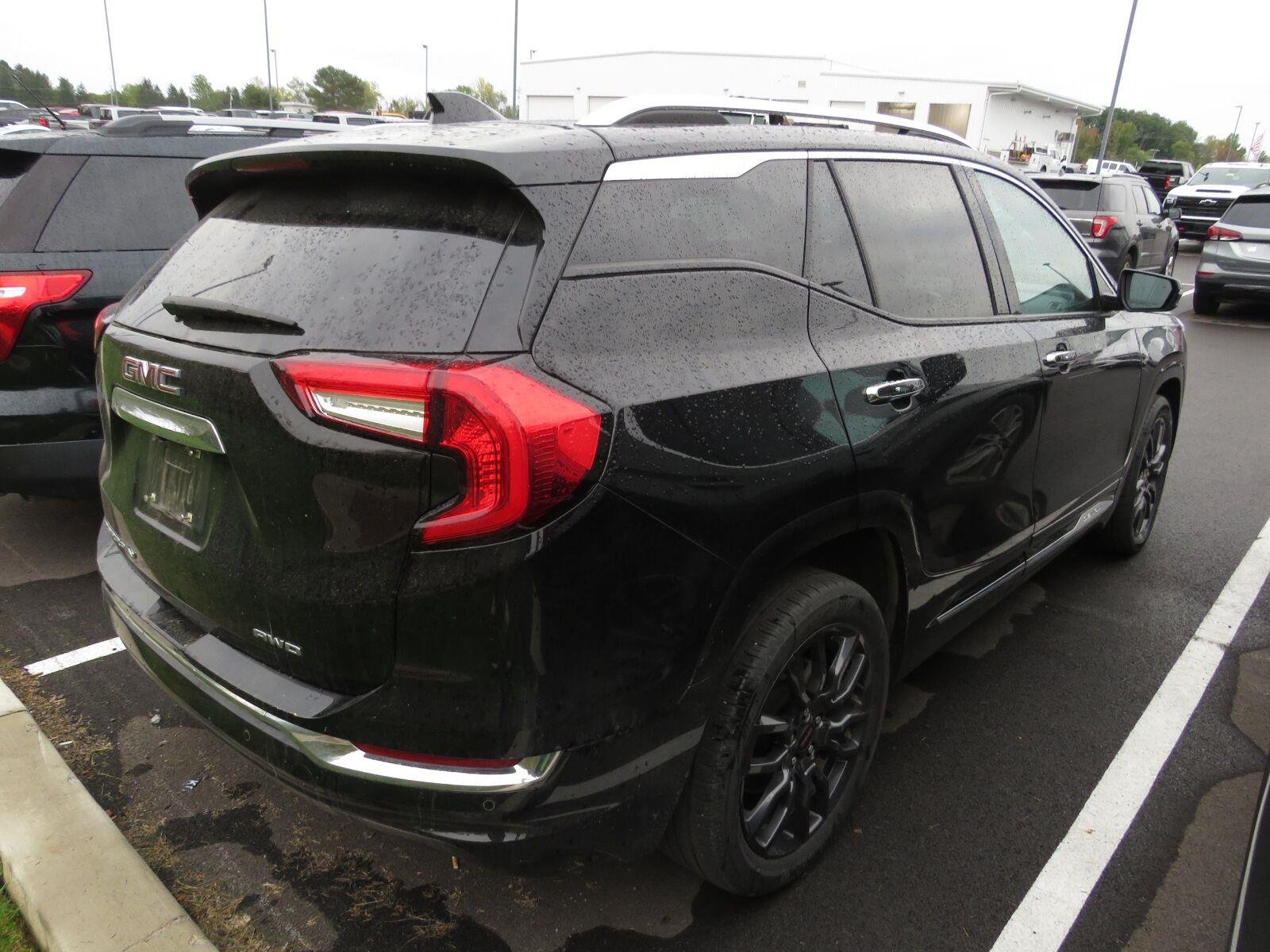 Used 2024 Ebony Twilight Metallic GMC Denali image 11