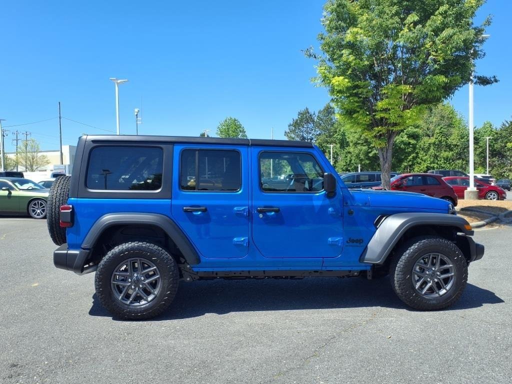 New 2025 Hydro Blue Pearl-Coat Exterior Paint Jeep Sport S image 18