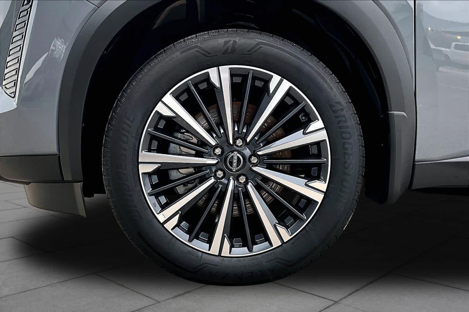 New 2026 Boulder Gray Pearl Nissan Platinum image 9
