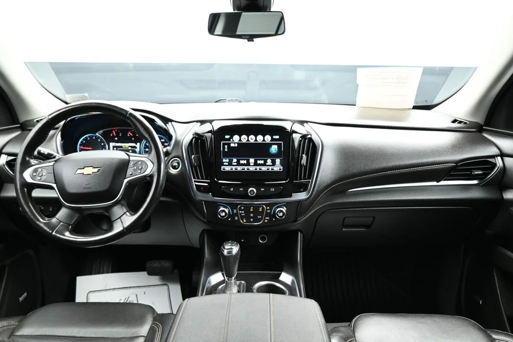 Used 2019 Gray Chevrolet RS image 12