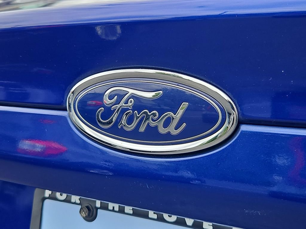 Used 2014 Blue Metallic Ford SE image 25
