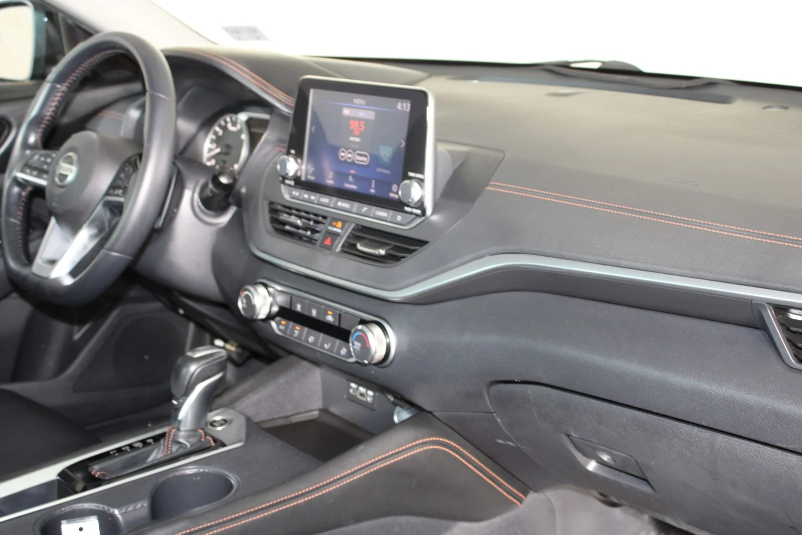 Used 2019 Black Nissan 2.5 SR image 18