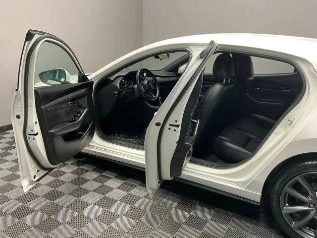 Used 2019 White Mazda Base image 13