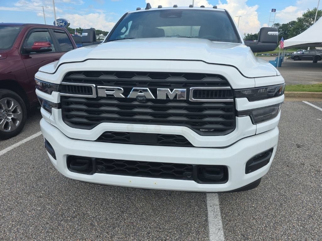 Used 2025 White Ram Big Horn image 8
