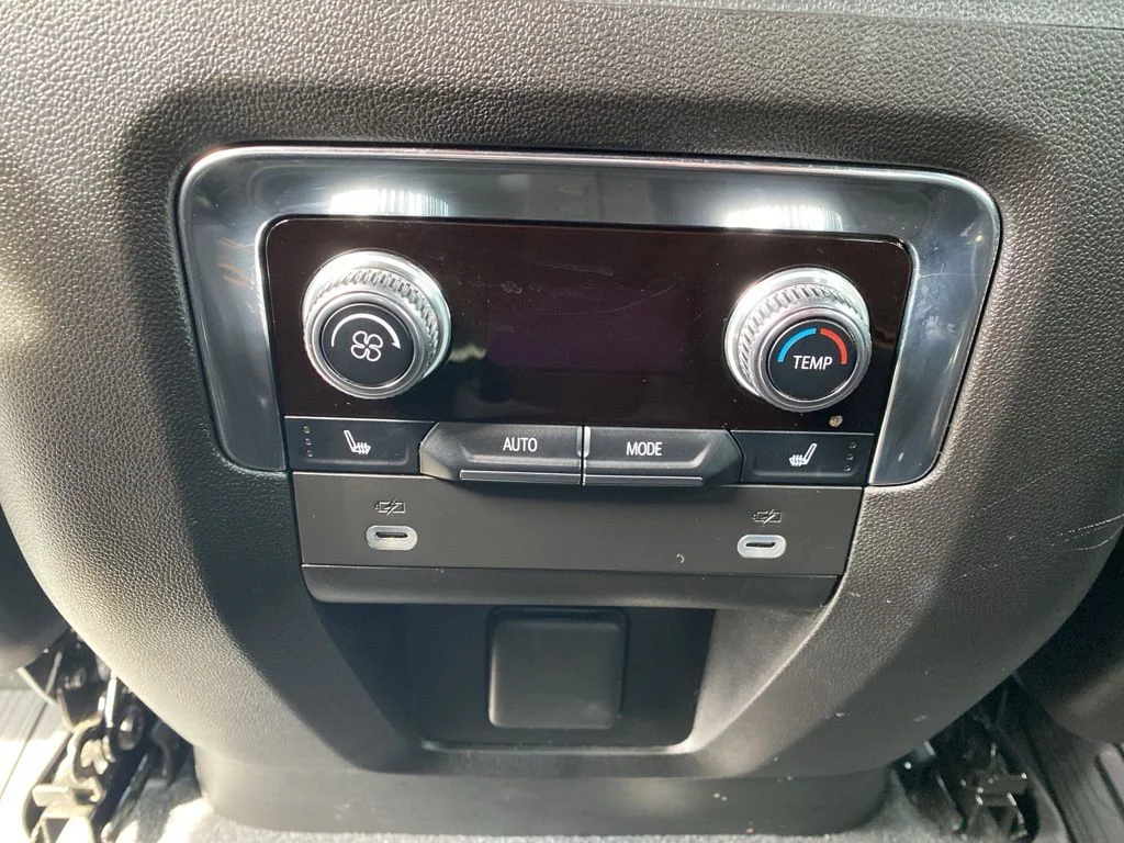 Used 2024 White GMC AT4 image 37