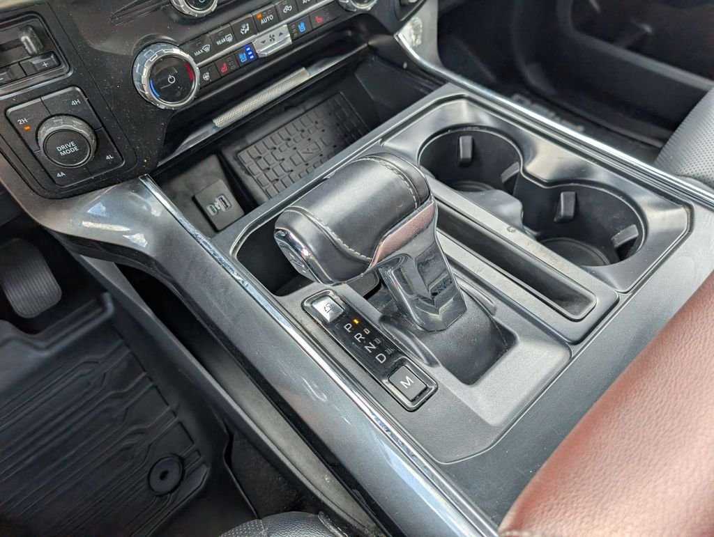 Used 2023  Ford Lariat image 13