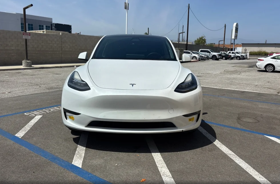 Used 2022 White Tesla Long Range image 2