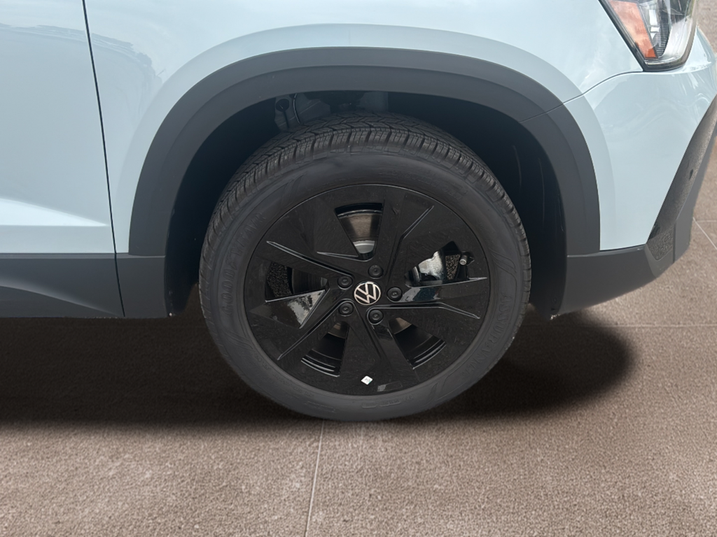New 2026 Gray Volkswagen 1.5T SE Black image 9