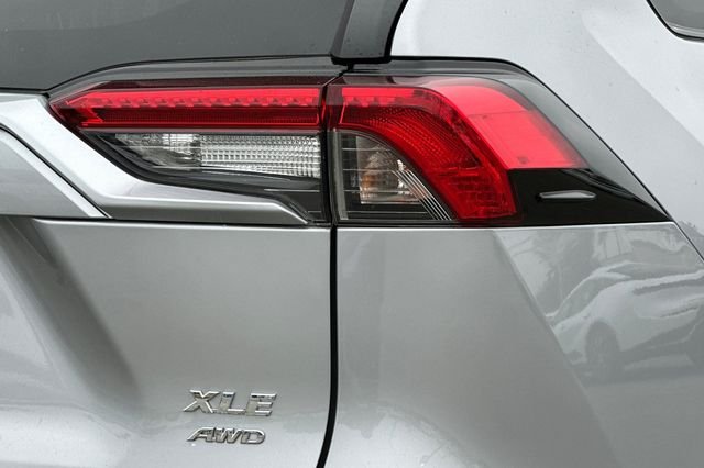 Used 2025 Silver Toyota XLE image 35