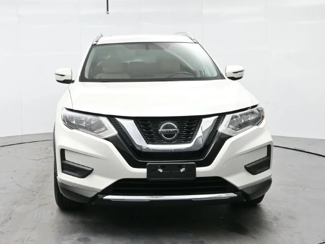 Used 2018 Pearl White Nissan SV image 2