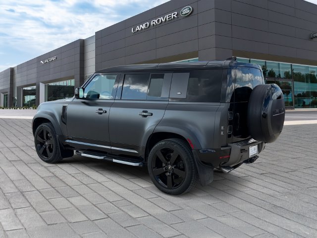 Used 2023 Gray Land Rover Carpathian Edition image 3