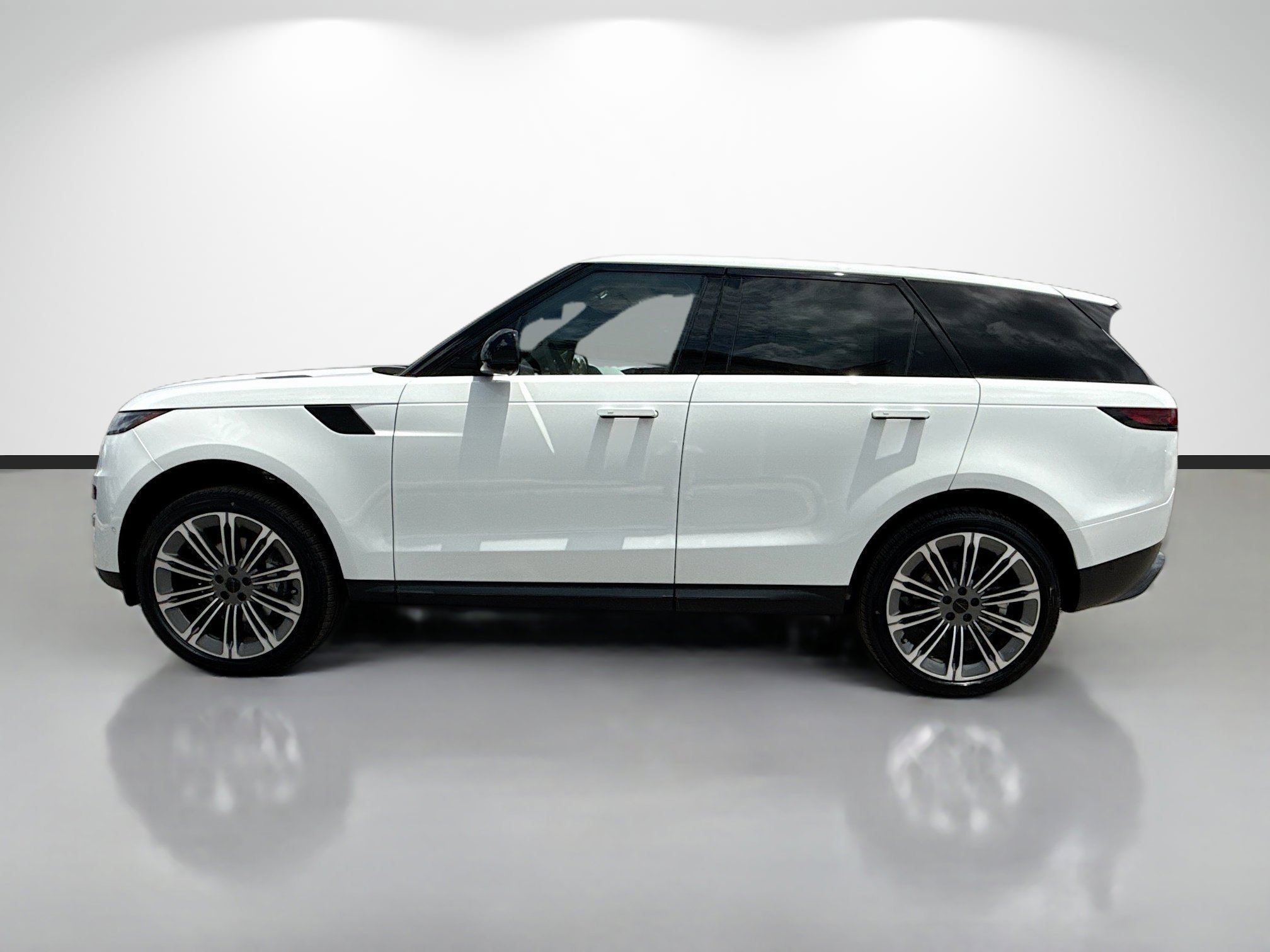 New 2026 Fuji White LAND ROVER SE image 2