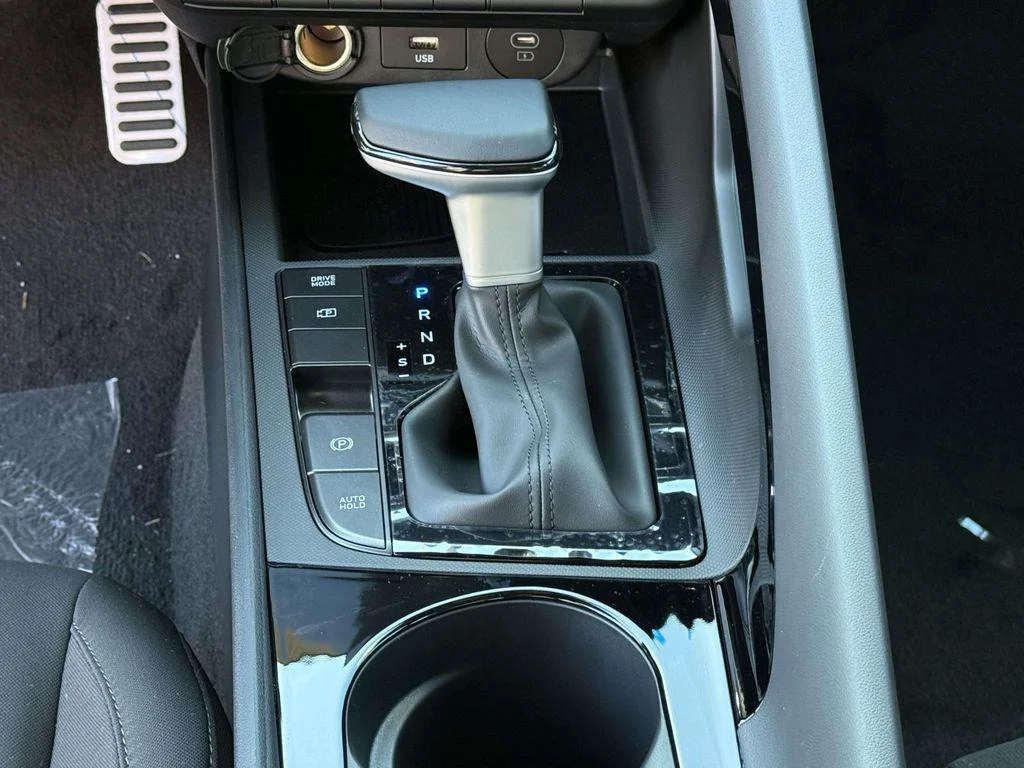 2025 Hyundai Elantra Blue - Photo 22