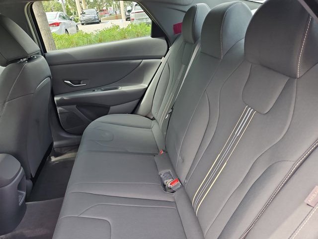 2025 Hyundai Elantra Blue - Photo 11