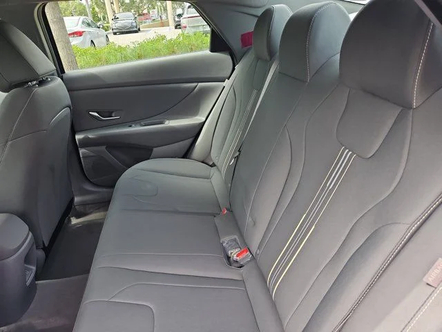 2025 Hyundai Elantra Blue - Photo 11
