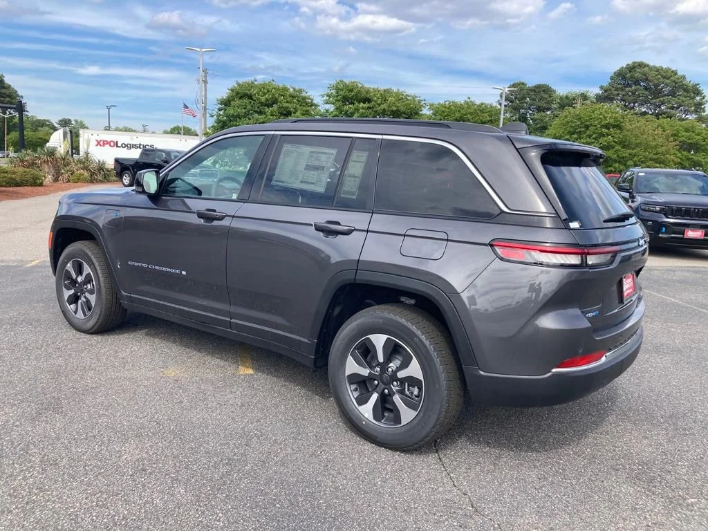 New 2024 Baltic Gray Metallic Clear-Coat Exterior Paint Jeep 4xe image 2