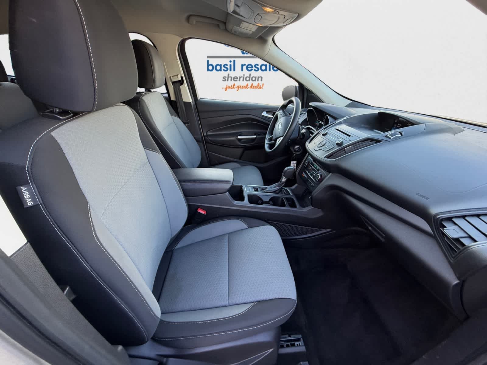 Used 2017 White Gold Ford SE image 23