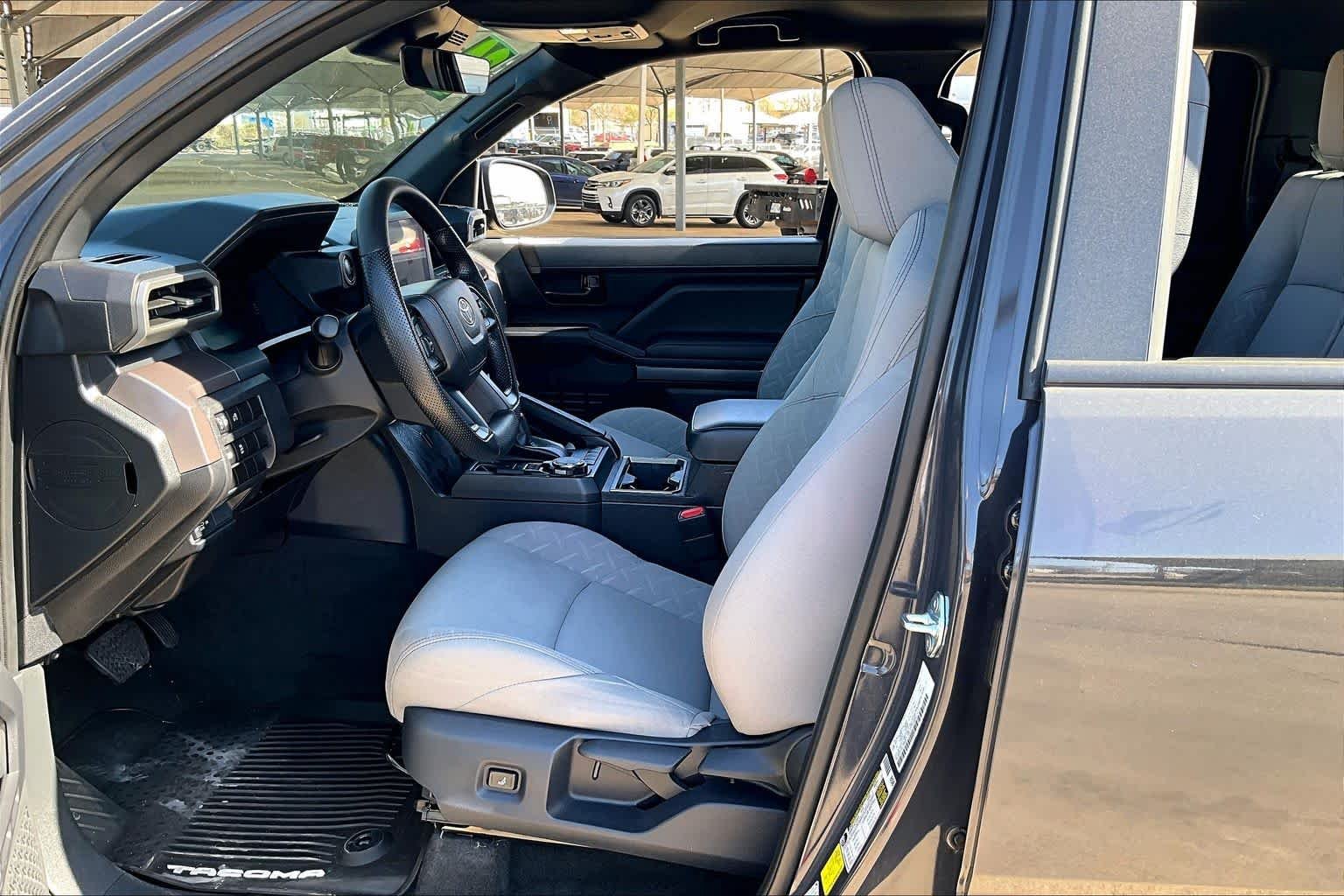 2024 Toyota Tacoma SR5 - Photo 8