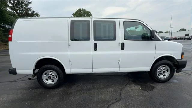 Used 2023 Summit White GMC Work Van image 21