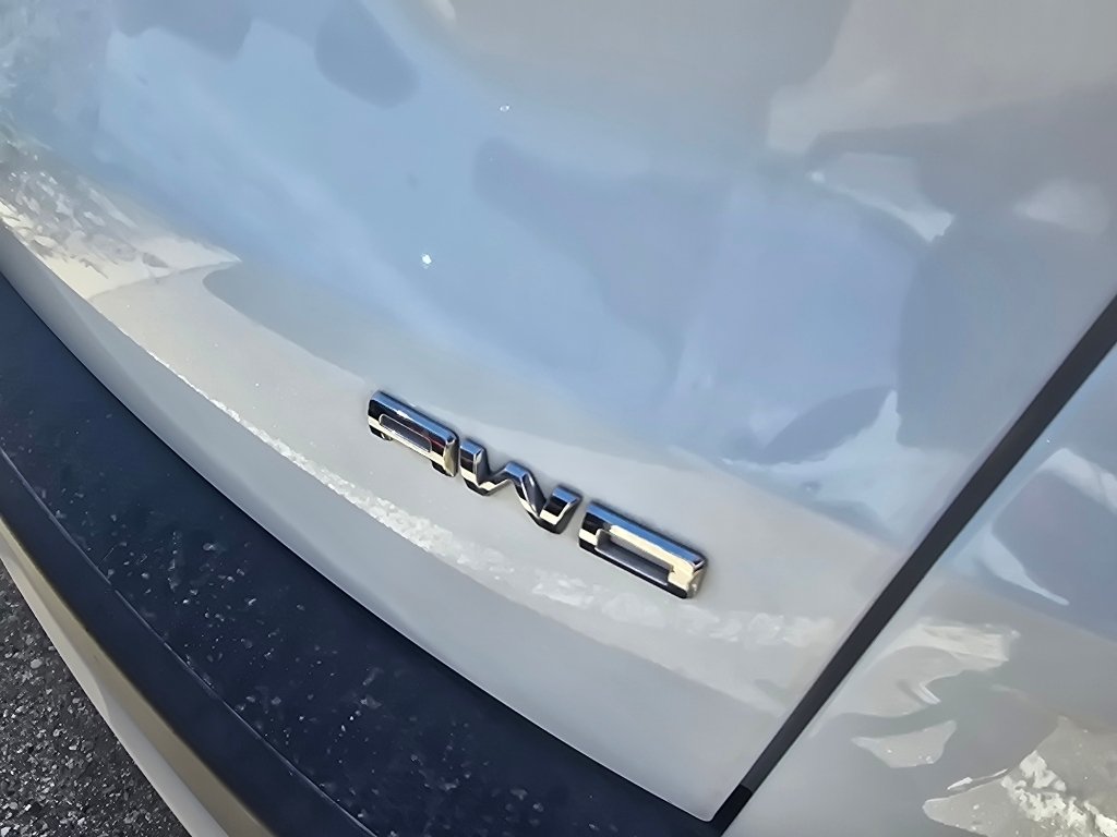 Used 2023 Oxford White Ford Active image 14