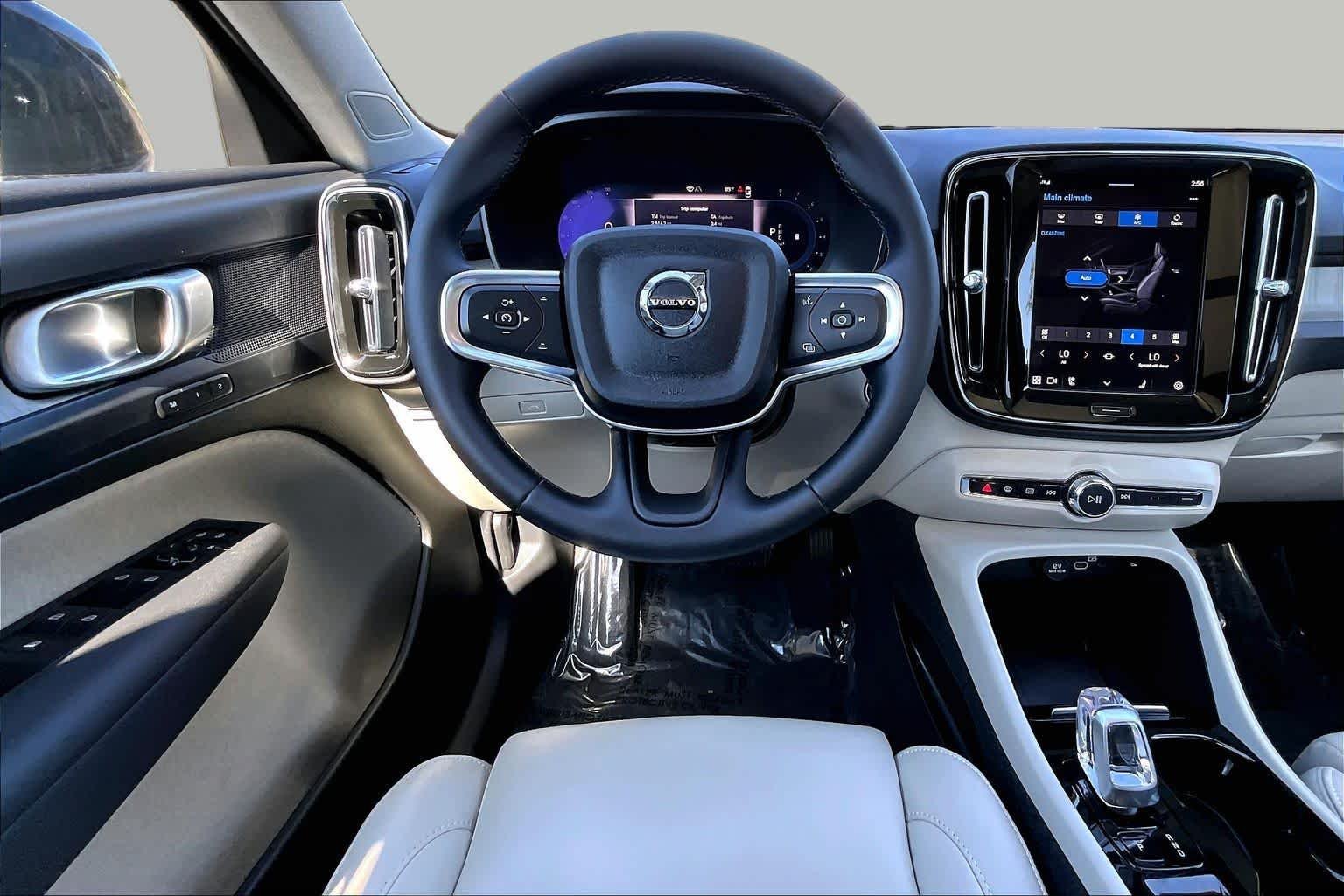 Used 2023 Silver Dawn Metallic Volvo Plus Dark Theme image 6