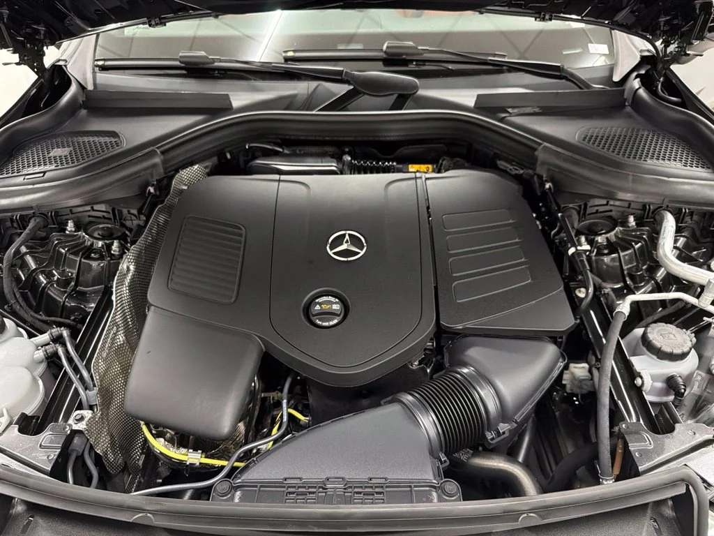 New 2027 Gray Mercedes-Benz GLC 300 image 32