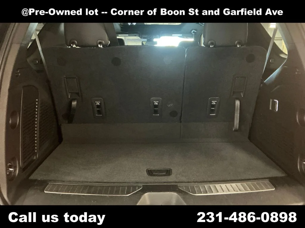 Used 2021 White Chevrolet Z71 image 28