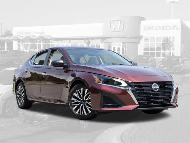 2025 Nissan Altima SV - Photo 21