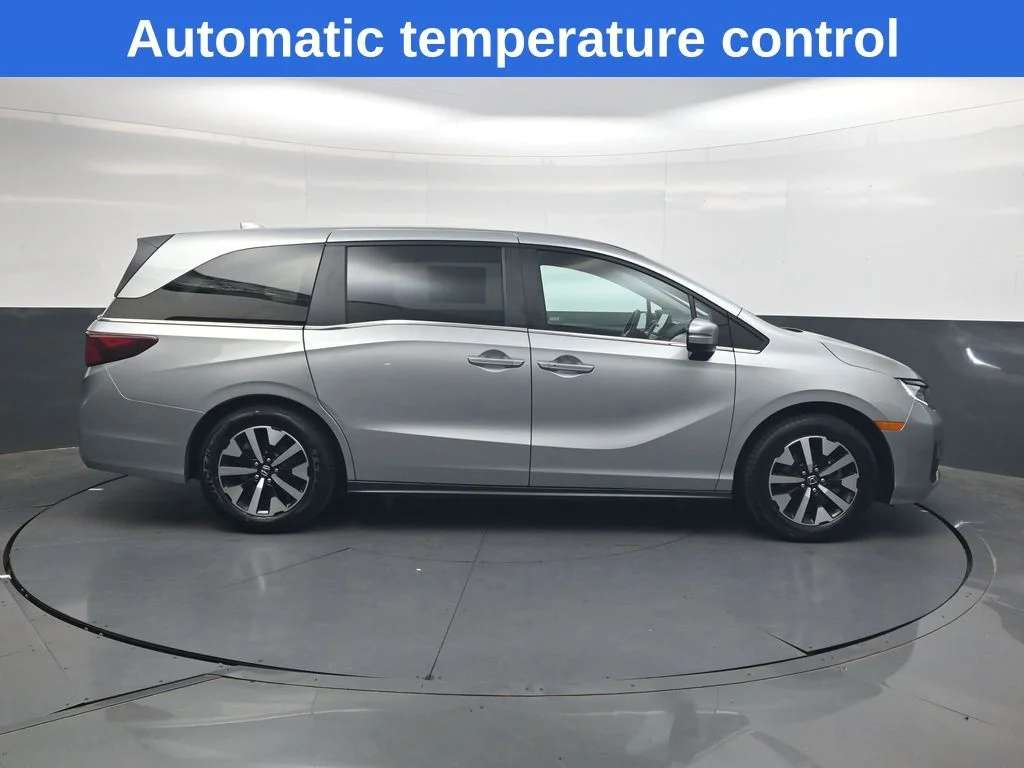 Used 2025 Solar Silver Metallic Honda EX-L image 3