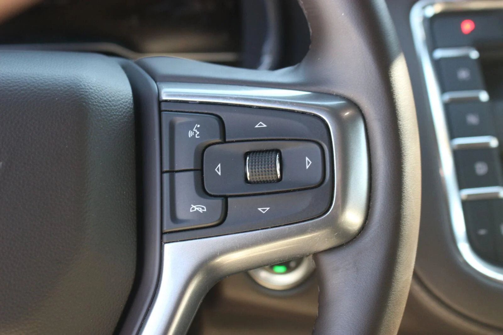 Used 2024 Black Chevrolet Z71 image 21