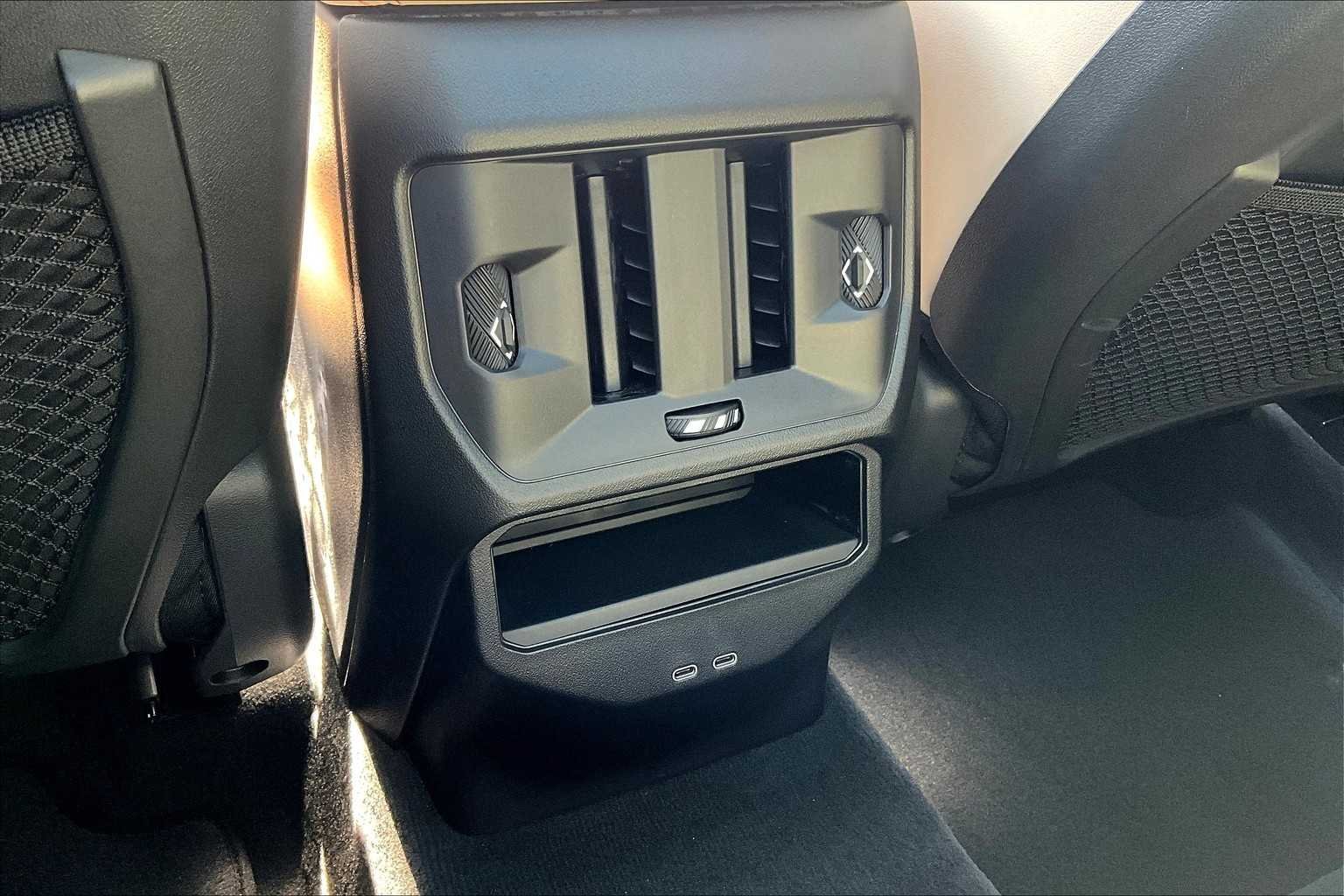 New 2026 Mineral White Metallic BMW 30 xDrive image 17