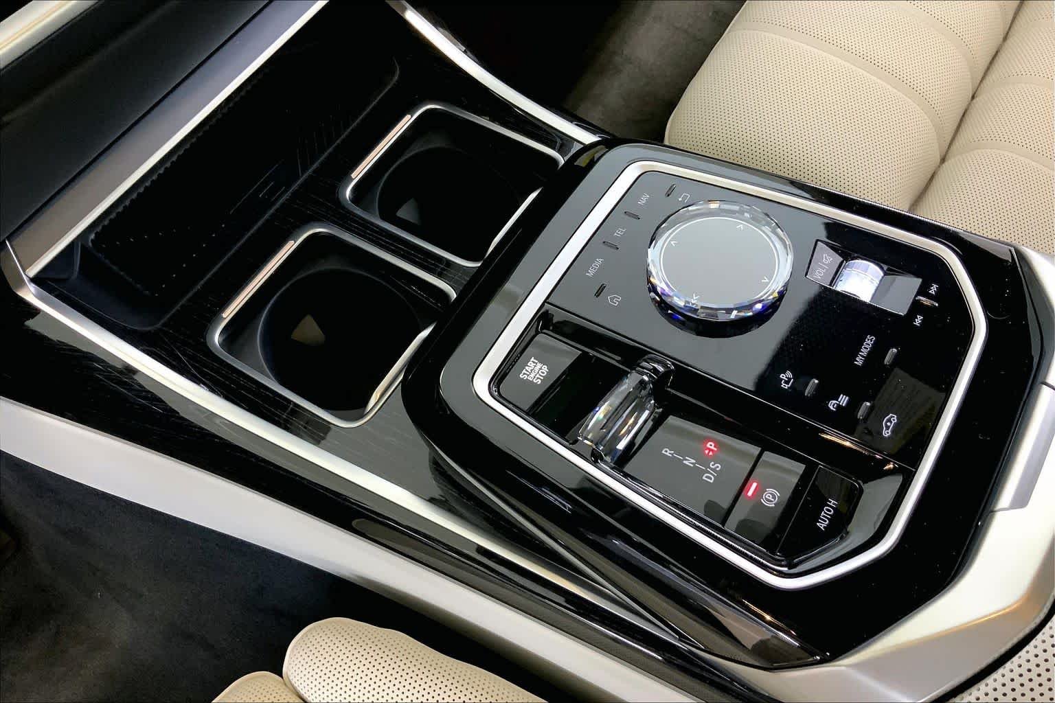 New 2026 Black Sapphire Metallic BMW 740i xDrive image 7