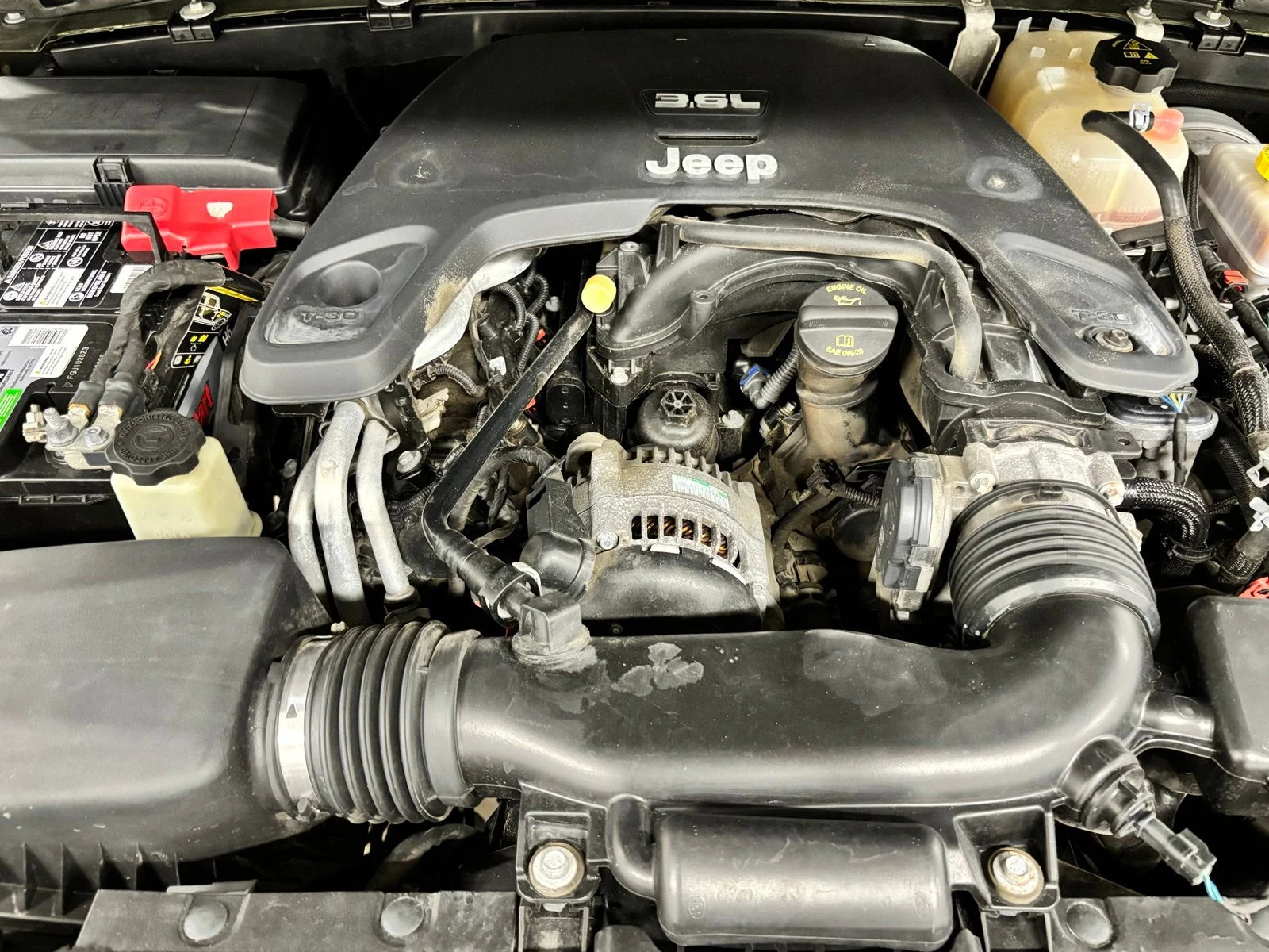 Used 2020 Green Jeep Sport S image 23