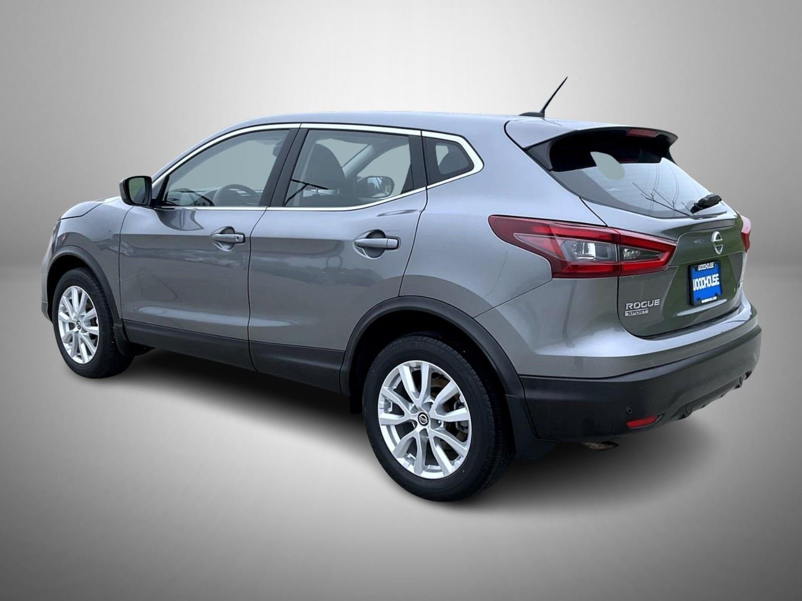Used 2021 Gray Nissan S image 7