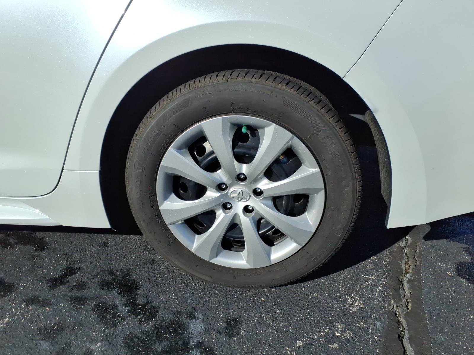 Used 2026 Wind Chill Pearl Toyota LE image 11