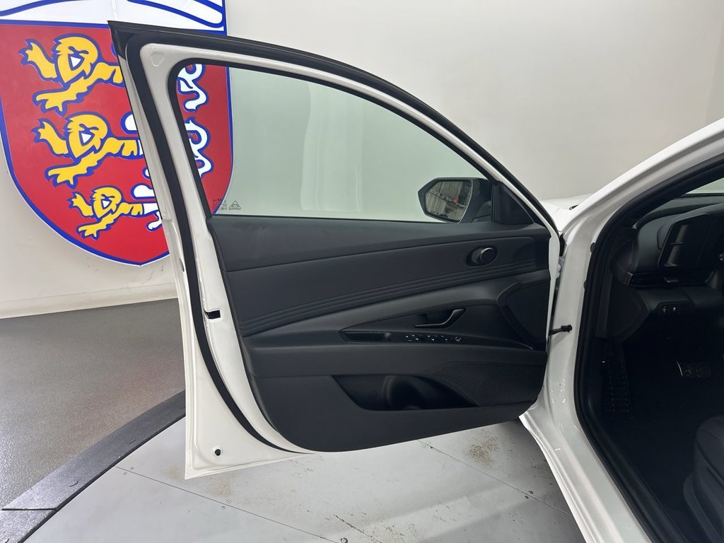 Used 2026 White Hyundai SEL Sport image 13