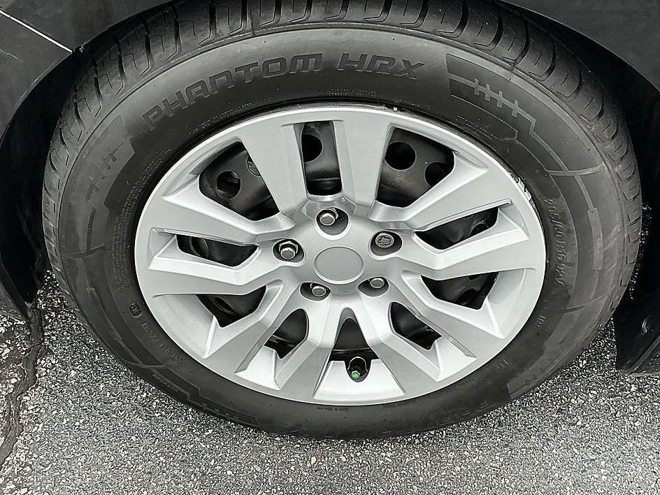 Used 2022 Super Black Nissan S image 8