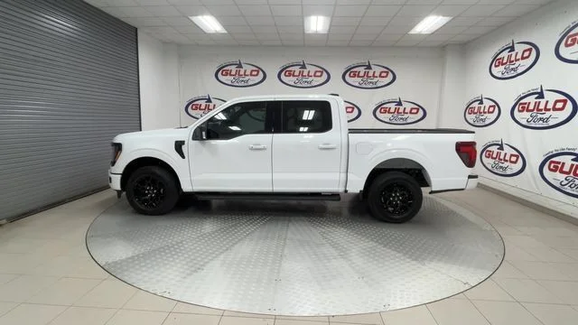 New 2026 Oxford White Ford XLT image 8