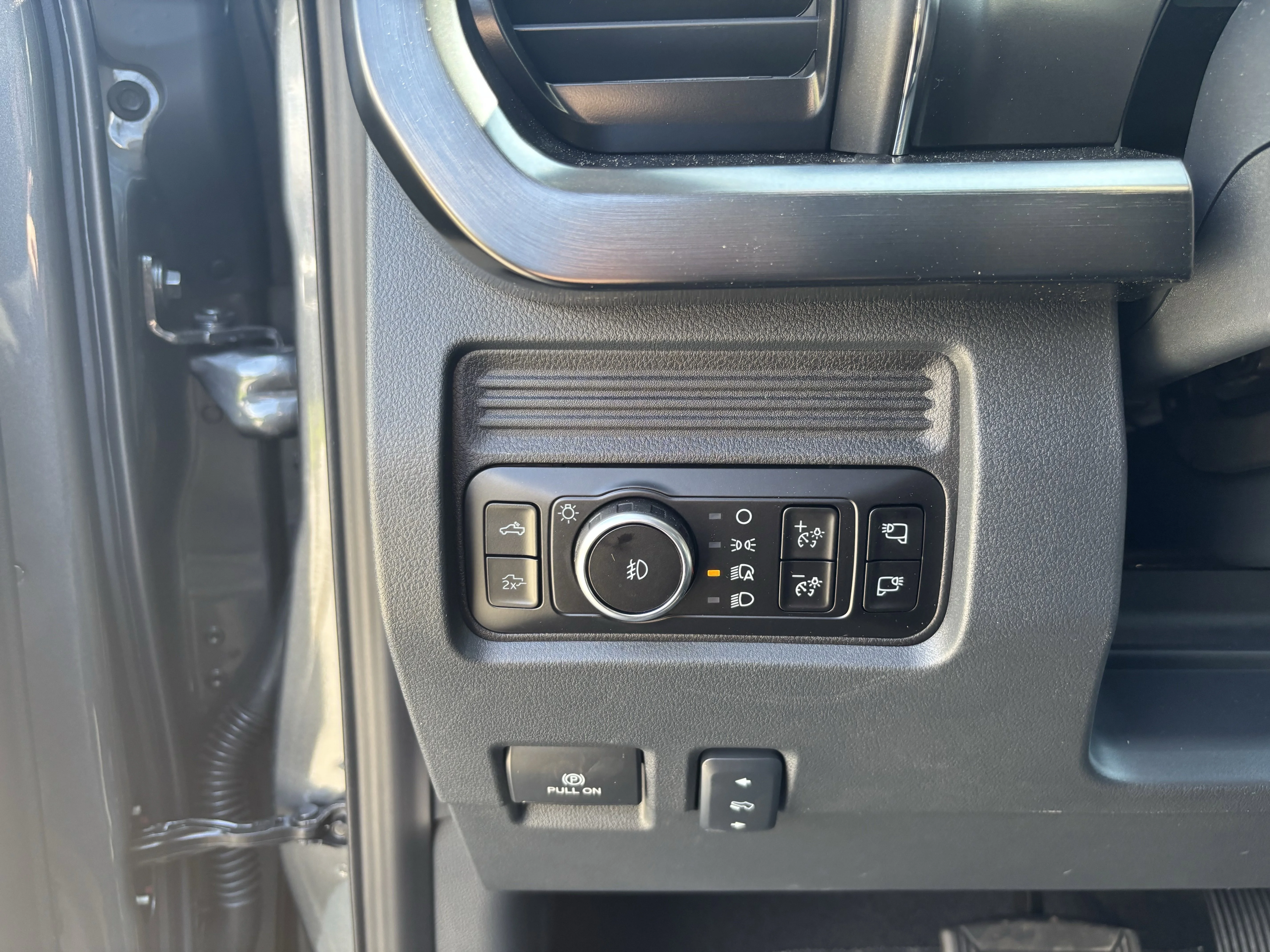 New 2026 Carbonized Gray Metallic Ford F-250® Lariat® image 15