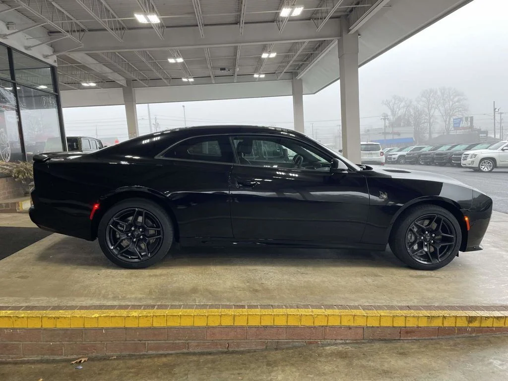 New 2026 Diamond Black Crystal Pearlcoat Dodge Scat Pack image 9
