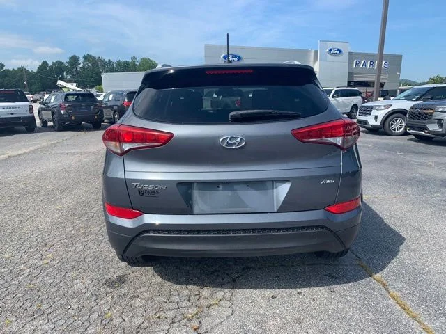 Used 2017 Gray Hyundai SE image 7